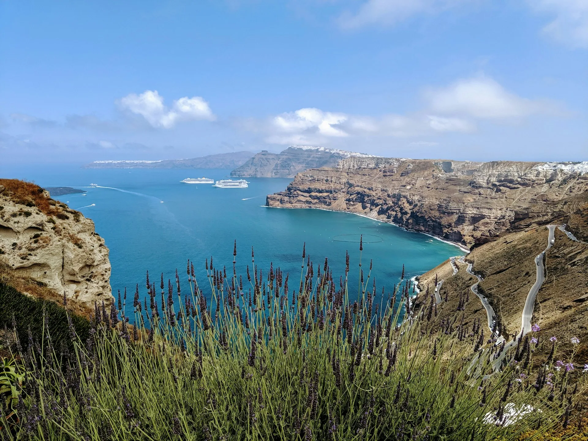 Udsigt over kalderaen på Santorini