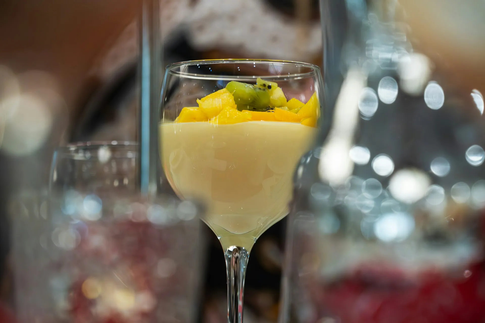 Et glas gylden hvidvin